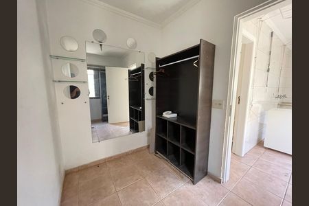 Casa à venda com 351m², 4 quartos e 4 vagas Casa à venda com 351m², 4 quartos e 4 vagasQuarto de Serviço