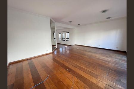 Casa à venda com 351m², 4 quartos e 4 vagas Casa à venda com 351m², 4 quartos e 4 vagasSala