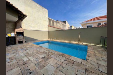 Casa à venda com 351m², 4 quartos e 4 vagas Casa à venda com 351m², 4 quartos e 4 vagasPiscina
