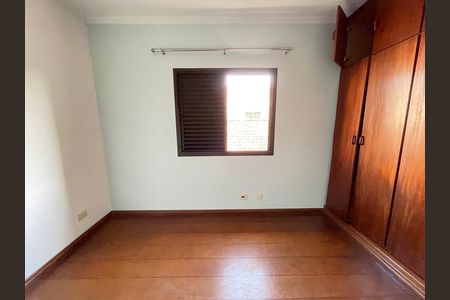 Casa à venda com 351m², 4 quartos e 4 vagas Casa à venda com 351m², 4 quartos e 4 vagasQuarto 2