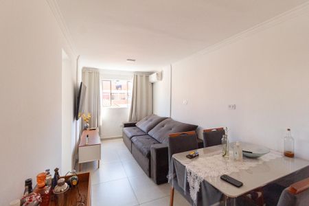 Sala de apartamento para alugar com 2 quartos, 56m² em Conjunto Habitacional Presidente Castelo Branco, Carapicuíba