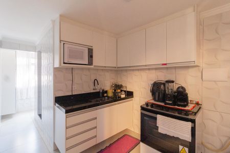 Cozinha de apartamento para alugar com 2 quartos, 56m² em Conjunto Habitacional Presidente Castelo Branco, Carapicuíba