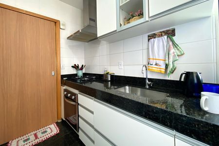 Cozinha de apartamento à venda com 3 quartos, 85m² em Sagrada Família, Belo Horizonte
