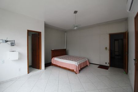 Casa para alugar com 340m², 4 quartos e 2 vagasQuarto 4