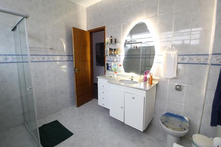 Casa para alugar com 340m², 4 quartos e 2 vagasBanheiro Social