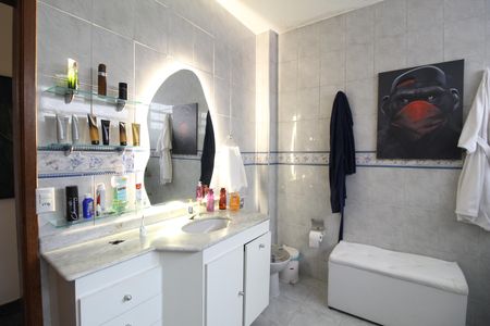 Casa para alugar com 340m², 4 quartos e 2 vagasBanheiro Social