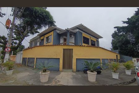 Casa para alugar com 340m², 4 quartos e 2 vagasFachada