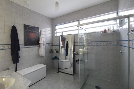 Casa para alugar com 340m², 4 quartos e 2 vagasBanheiro Social