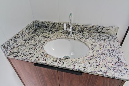 Banheiro de apartamento à venda com 1 quarto, 30m² em Jardim São Paulo, São Paulo