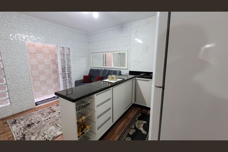 Casa para alugar com 25m², 2 quartos e 2 vagas Casa para alugar com 25m², 2 quartos e 2 vagasSala e Cozinha