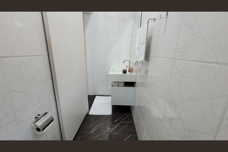 Casa para alugar com 25m², 2 quartos e 2 vagas Casa para alugar com 25m², 2 quartos e 2 vagasBanheiro