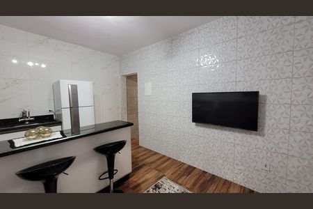 Casa para alugar com 25m², 2 quartos e 2 vagas Casa para alugar com 25m², 2 quartos e 2 vagasSala e Cozinha