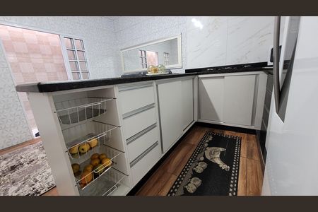 Casa para alugar com 25m², 2 quartos e 2 vagas Casa para alugar com 25m², 2 quartos e 2 vagasSala e Cozinha