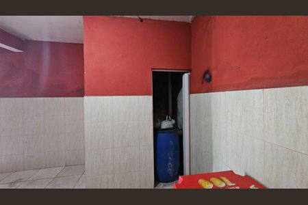 Garagem - Banheiro serviço de casa para alugar com 2 quartos, 25m² em Chacara Dona Escolastica, Itaquaquecetuba