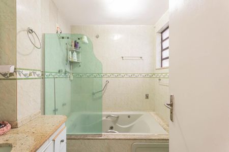 Casa à venda com 198m², 4 quartos e 1 vagaBanheiro