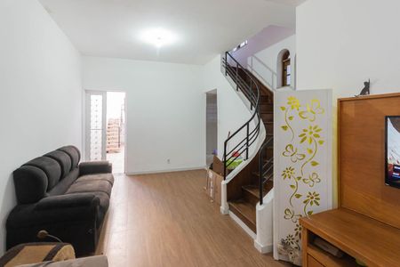 Casa à venda com 198m², 4 quartos e 1 vagaSala