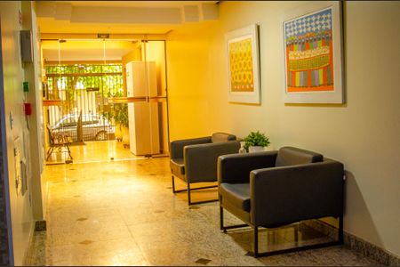 Apartamento para alugar com 120m², 2 quartos e 2 vagasHall social