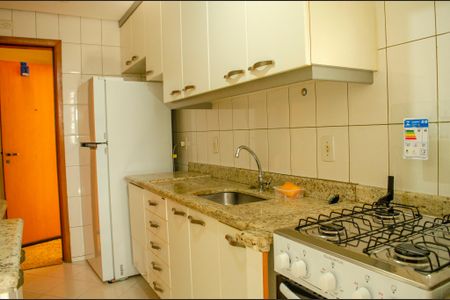 Apartamento para alugar com 120m², 2 quartos e 2 vagasCozinha