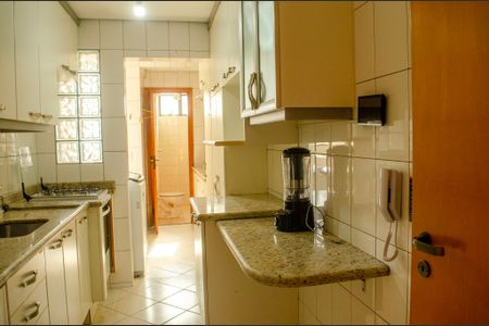 Apartamento para alugar com 120m², 2 quartos e 2 vagasCozinha