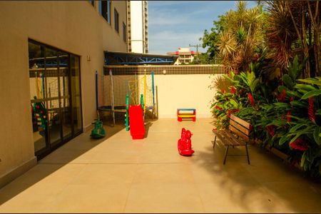 Apartamento para alugar com 120m², 2 quartos e 2 vagasÁrea comum - Playground