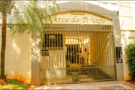 Apartamento para alugar com 120m², 2 quartos e 2 vagasFachada e portaria