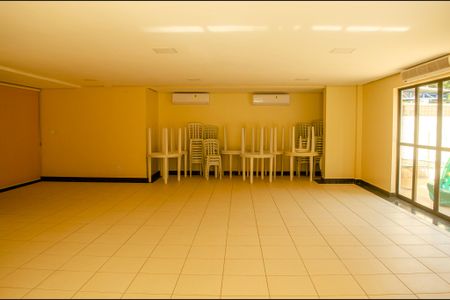 Apartamento para alugar com 120m², 2 quartos e 2 vagasÁrea comum - Salão de festas