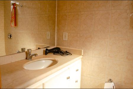Apartamento para alugar com 120m², 2 quartos e 2 vagasBanheiro da Suíte