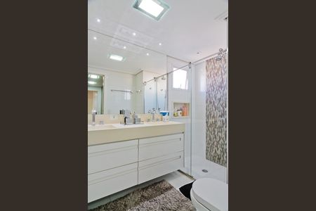 Apartamento à venda com 163m², 3 quartos e 3 vagas Apartamento à venda com 163m², 3 quartos e 3 vagasBanheiro da Suíte 1
