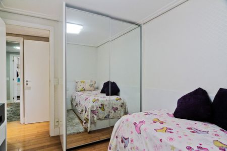 Apartamento à venda com 163m², 3 quartos e 3 vagas Apartamento à venda com 163m², 3 quartos e 3 vagasSuíte 3
