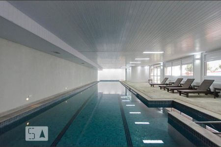 Apartamento à venda com 163m², 3 quartos e 3 vagas Apartamento à venda com 163m², 3 quartos e 3 vagasÁrea comum - Piscina