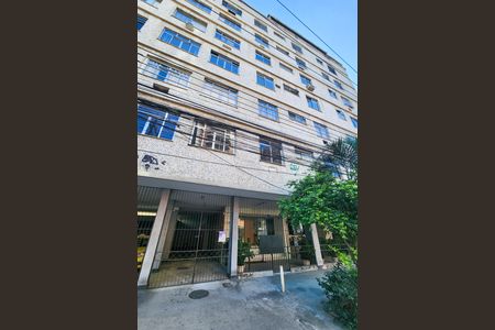 Apartamento à venda com 80m², 2 quartos e sem vaga Apartamento à venda com 80m², 2 quartos e sem vagaFachada