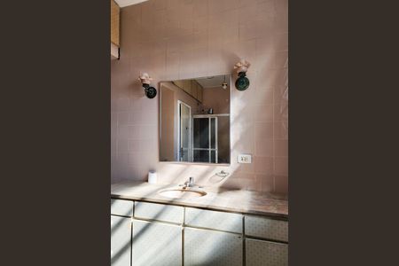 Apartamento à venda com 80m², 2 quartos e sem vaga Apartamento à venda com 80m², 2 quartos e sem vagaBanheiro Social