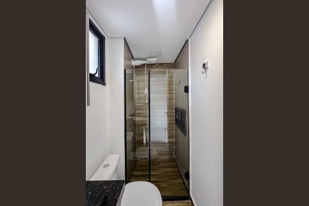 Banheiro de kitnet/studio para alugar com 1 quarto, 38m² em Vila Invernada, São Paulo