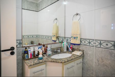 Apartamento à venda com 97m², 3 quartos e 3 vagas Apartamento à venda com 97m², 3 quartos e 3 vagasBanheiro Social