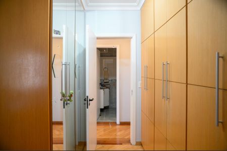 Apartamento à venda com 97m², 3 quartos e 3 vagas Apartamento à venda com 97m², 3 quartos e 3 vagasCloset Quarto 1 - Suite