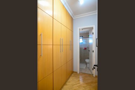 Apartamento à venda com 97m², 3 quartos e 3 vagas Apartamento à venda com 97m², 3 quartos e 3 vagasCloset Quarto 1 - Suite