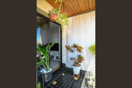 Apartamento à venda com 97m², 3 quartos e 3 vagas Apartamento à venda com 97m², 3 quartos e 3 vagasVaranda