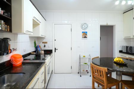 Apartamento à venda com 97m², 3 quartos e 3 vagas Apartamento à venda com 97m², 3 quartos e 3 vagasCozinha
