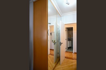 Apartamento à venda com 97m², 3 quartos e 3 vagas Apartamento à venda com 97m², 3 quartos e 3 vagasCloset Quarto 1 - Suite