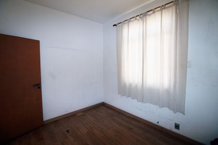 Casa à venda com 392m², 6 quartos e 3 vagasQuarto 2