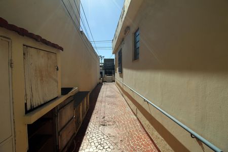 Casa à venda com 392m², 6 quartos e 3 vagasQuintal lateral