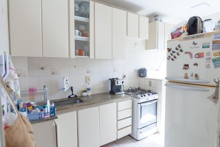 Cozinha de apartamento à venda com 3 quartos, 78m² em Estoril, Belo Horizonte