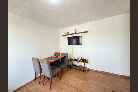 Sala de apartamento para alugar com 2 quartos, 45m² em Chácara Contagem, Contagem
