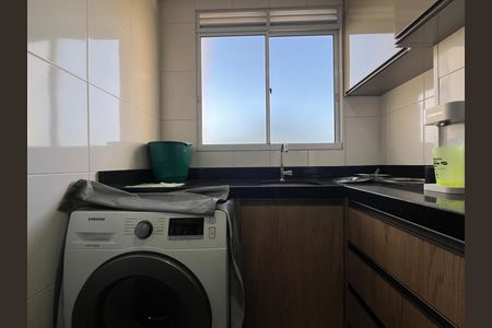 Área de Serviço de apartamento para alugar com 2 quartos, 47m² em Cabral, Contagem
