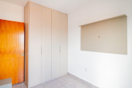 Quarto 1 de apartamento para alugar com 2 quartos, 45m² em Vila Nova Savoia, São Paulo