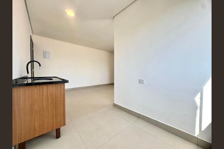 Cozinha de apartamento para alugar com 2 quartos, 57m² em Jardim Santa Mena, Guarulhos