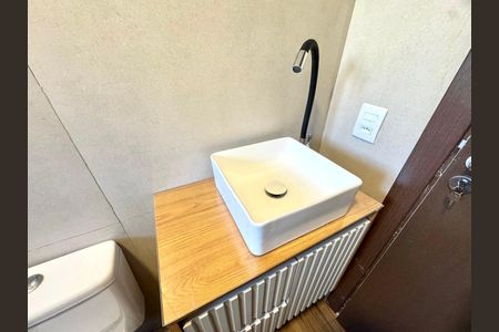 Apartamento para alugar com 57m², 2 quartos e sem vaga Apartamento para alugar com 57m², 2 quartos e sem vagaBanheiro