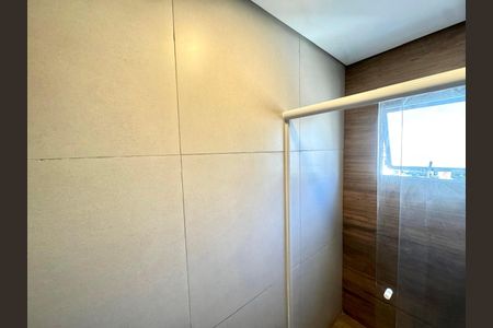 Apartamento para alugar com 57m², 2 quartos e sem vaga Apartamento para alugar com 57m², 2 quartos e sem vagaBanheiro