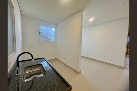 Cozinha de apartamento para alugar com 2 quartos, 42m² em Jardim Santa Mena, Guarulhos
