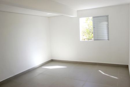 Quarto  de kitnet/studio para alugar com 1 quarto, 22m² em Jardim Santa Mena, Guarulhos
